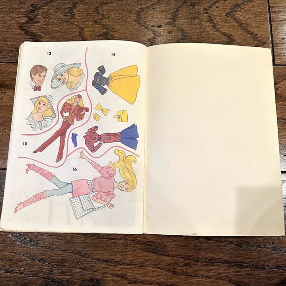 New 80's Vintage Barbie Sticker Fun Fashion Portfolio by Golden Book - Picture 8 of 8